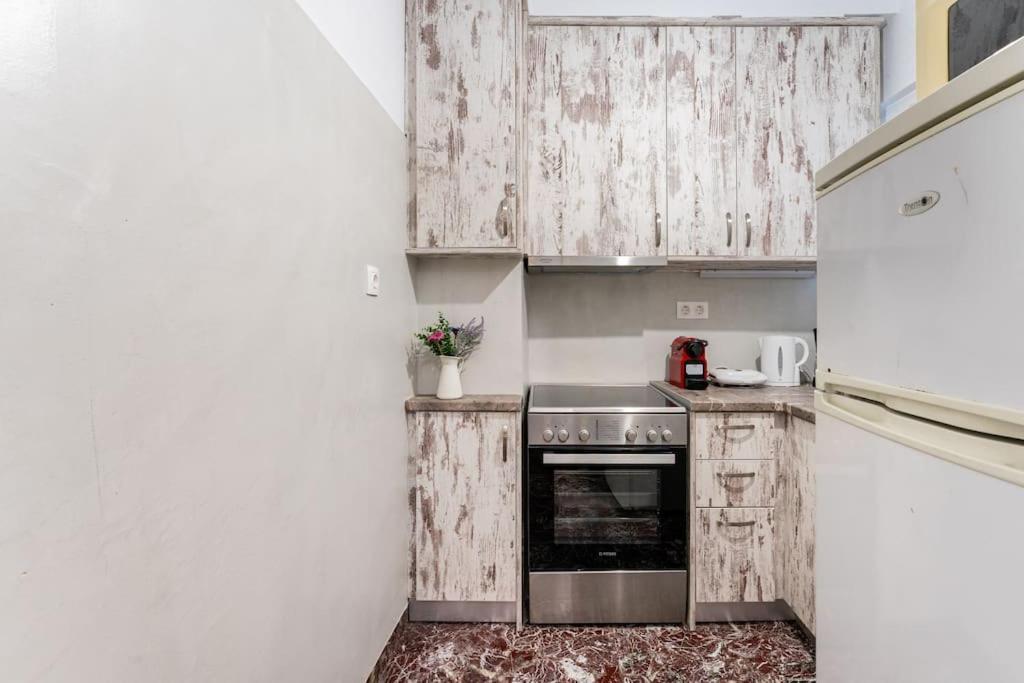 Downtown Cute Apt In The Heart Of Plaka Athens Exterior photo